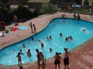Casa-de-colonies-Castellnou-piscina-Bruixola